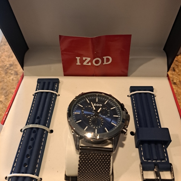 IZOD AUTHENTIC WRIST WATCH - Picture 8 of 8